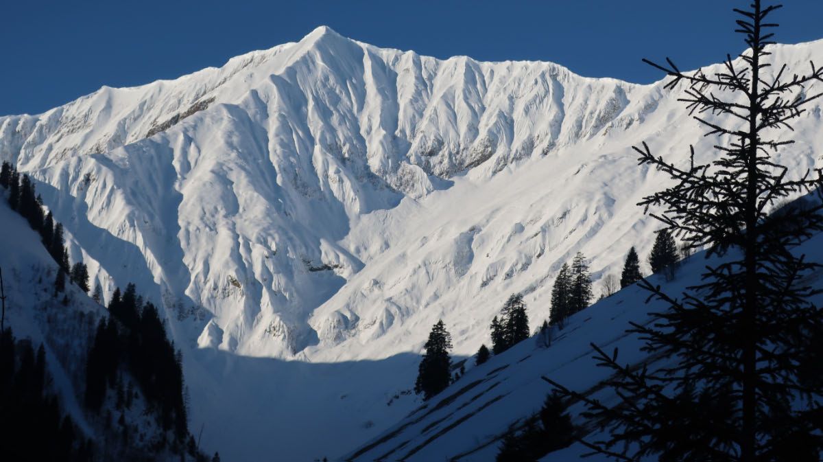 Prachtig in de ochtendzon onderweg naar de Namloser Wetterspitze