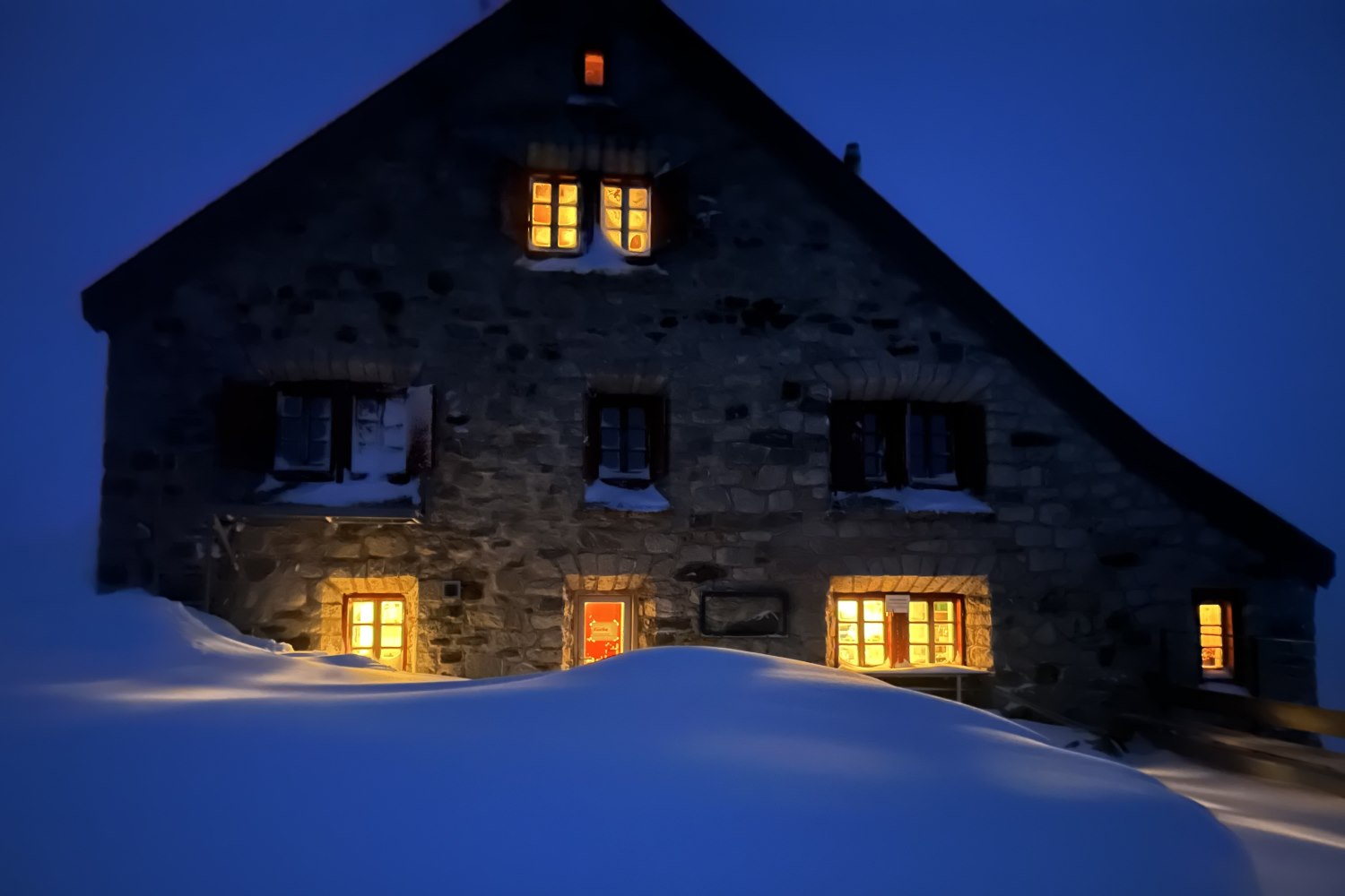 Rotondo bij nacht